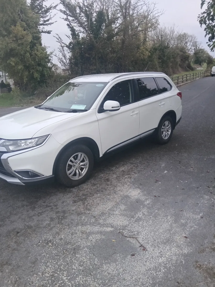 Mitsubishi Outlander 2015 4WD - Image 1
