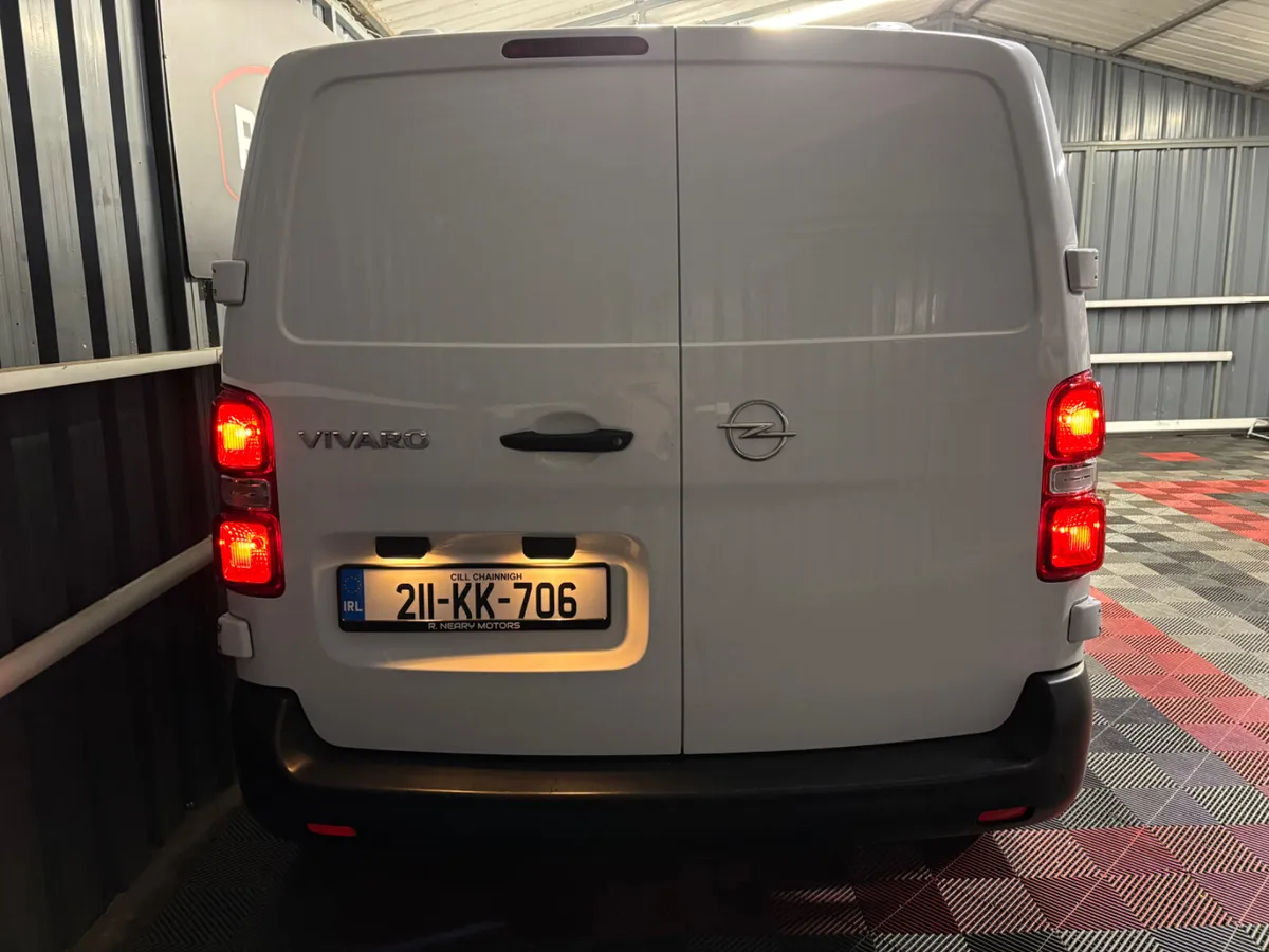 2021 211 Opel Vivaro Diesel 3 Seat Manual - Image 4