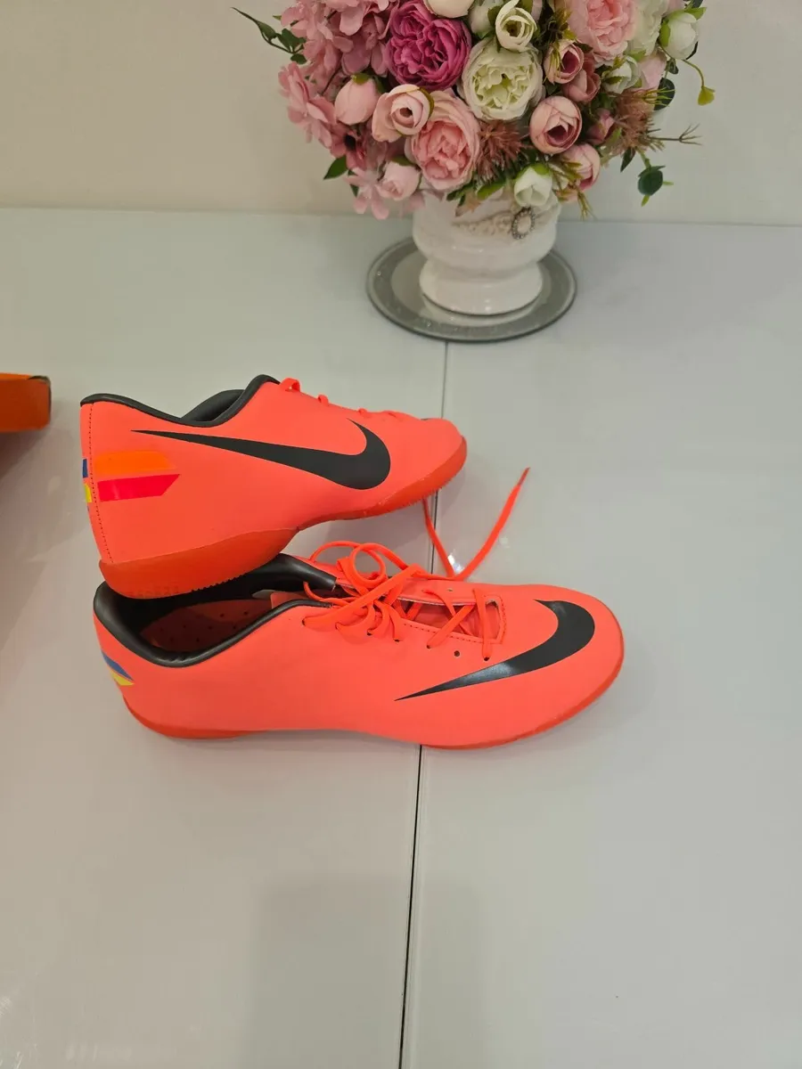 Nike Rare Mercurial Victory lll Unisex Shoes - Image 1