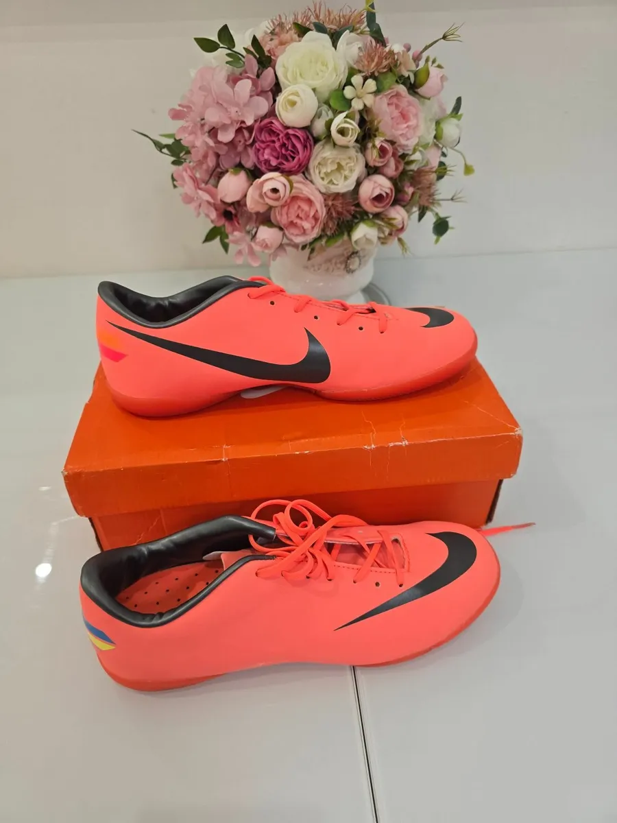 Nike Rare Mercurial Victory lll Unisex Shoes - Image 2