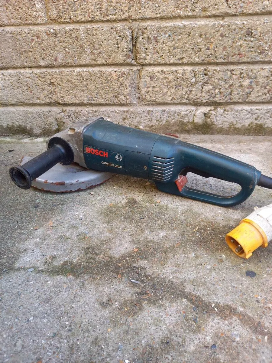 Bosch 9 Inch Grinder - Image 2