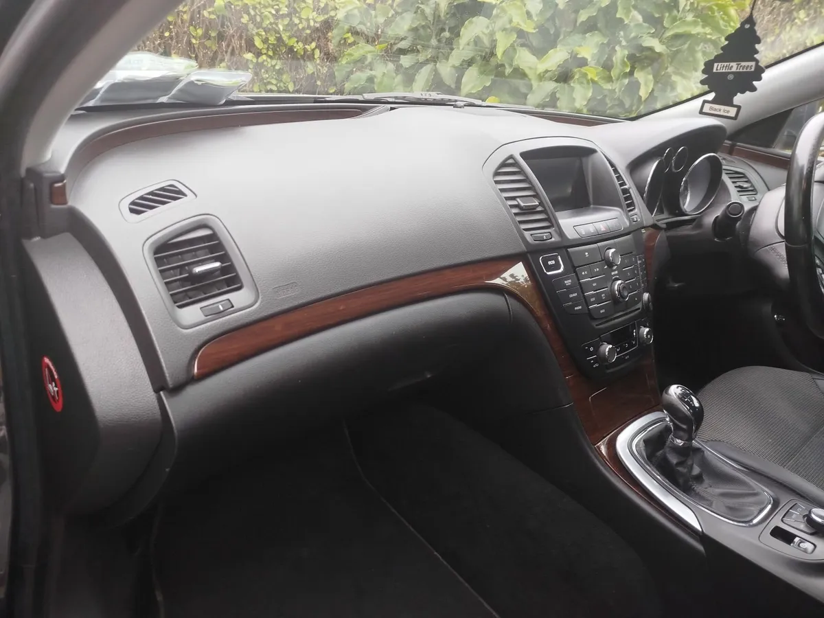 Vauxhall Insignia 2012 - Image 2