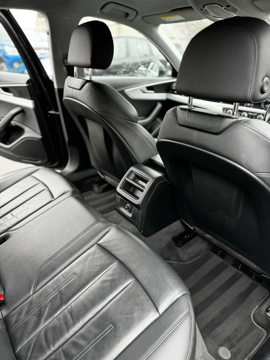 Audi A4 SE TDI Automatic 2019 Black - Image 4