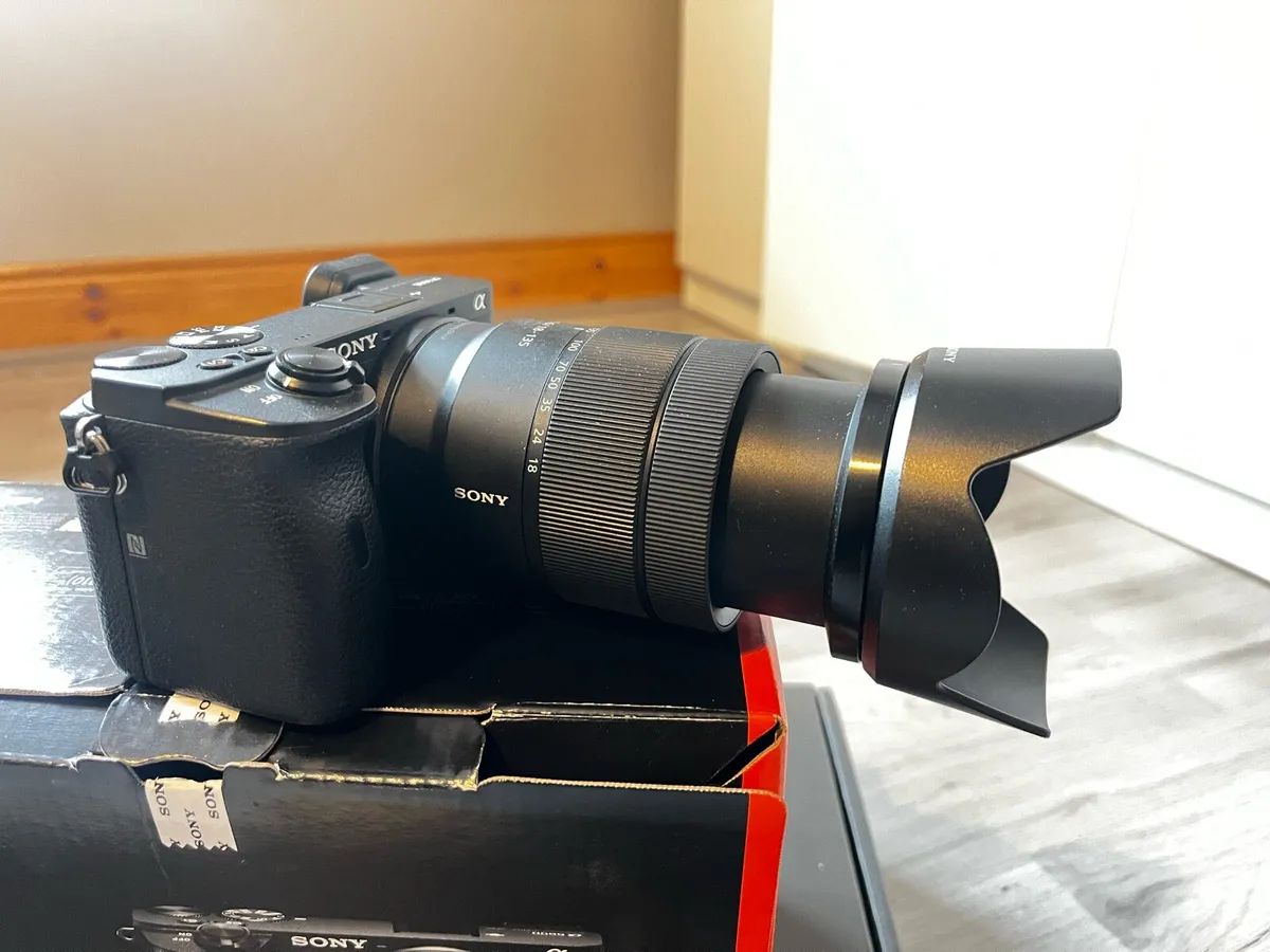 SONY a6600 WITH 18-135mm LENS. - Image 1