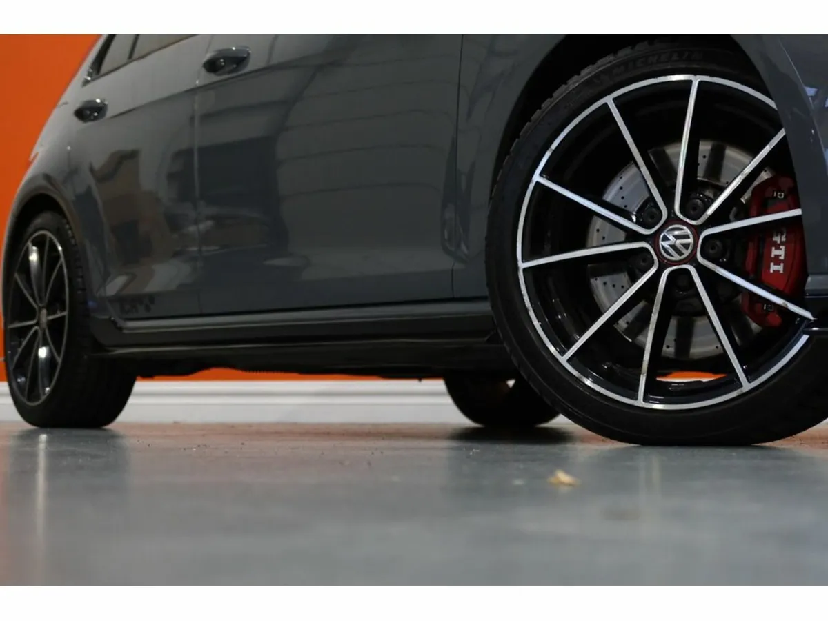 Volkswagen Golf GTI TCR 2.0tsi D7F 290HP 5DR - Image 2