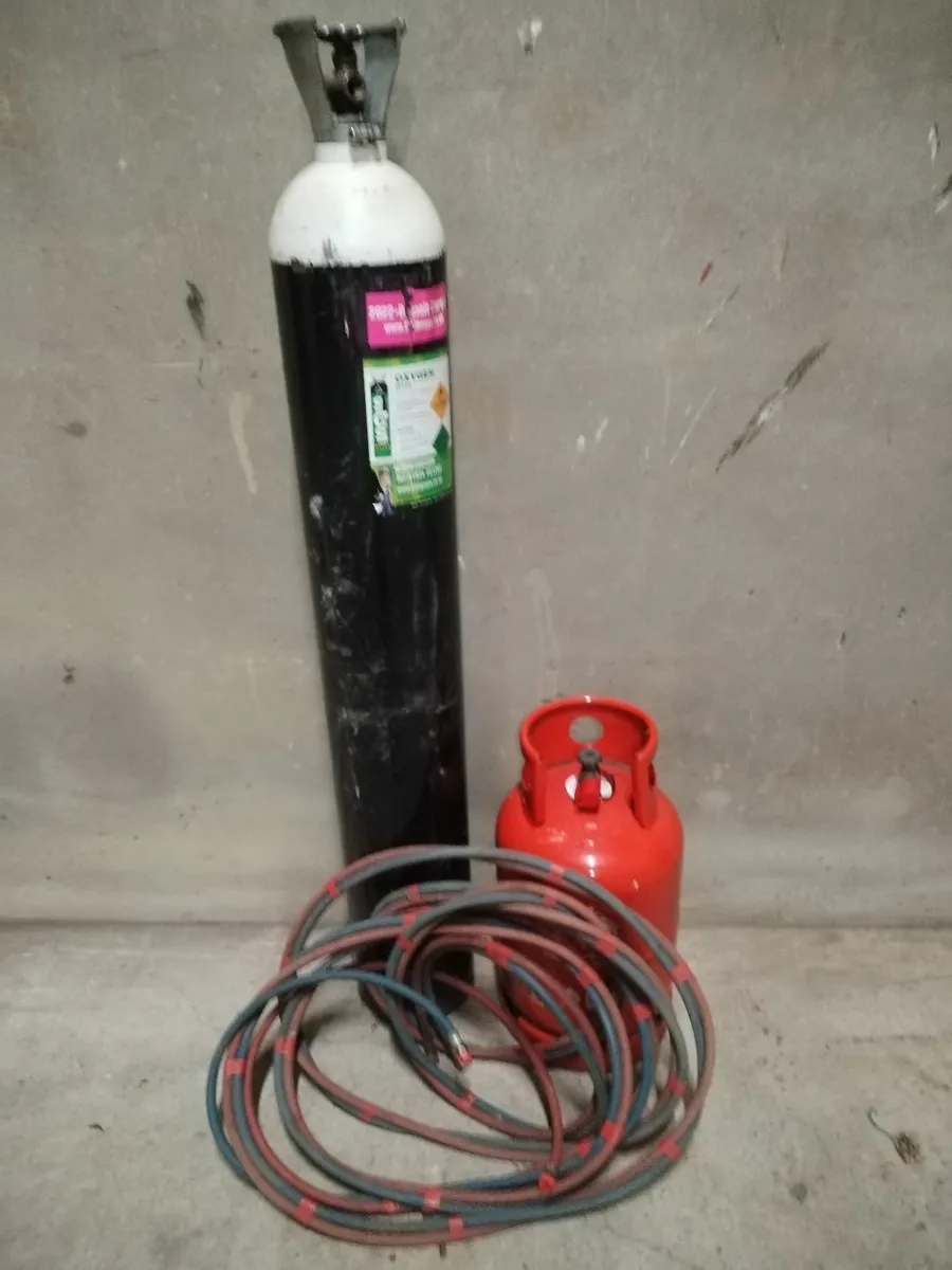 Gas cutting torch - Image 1