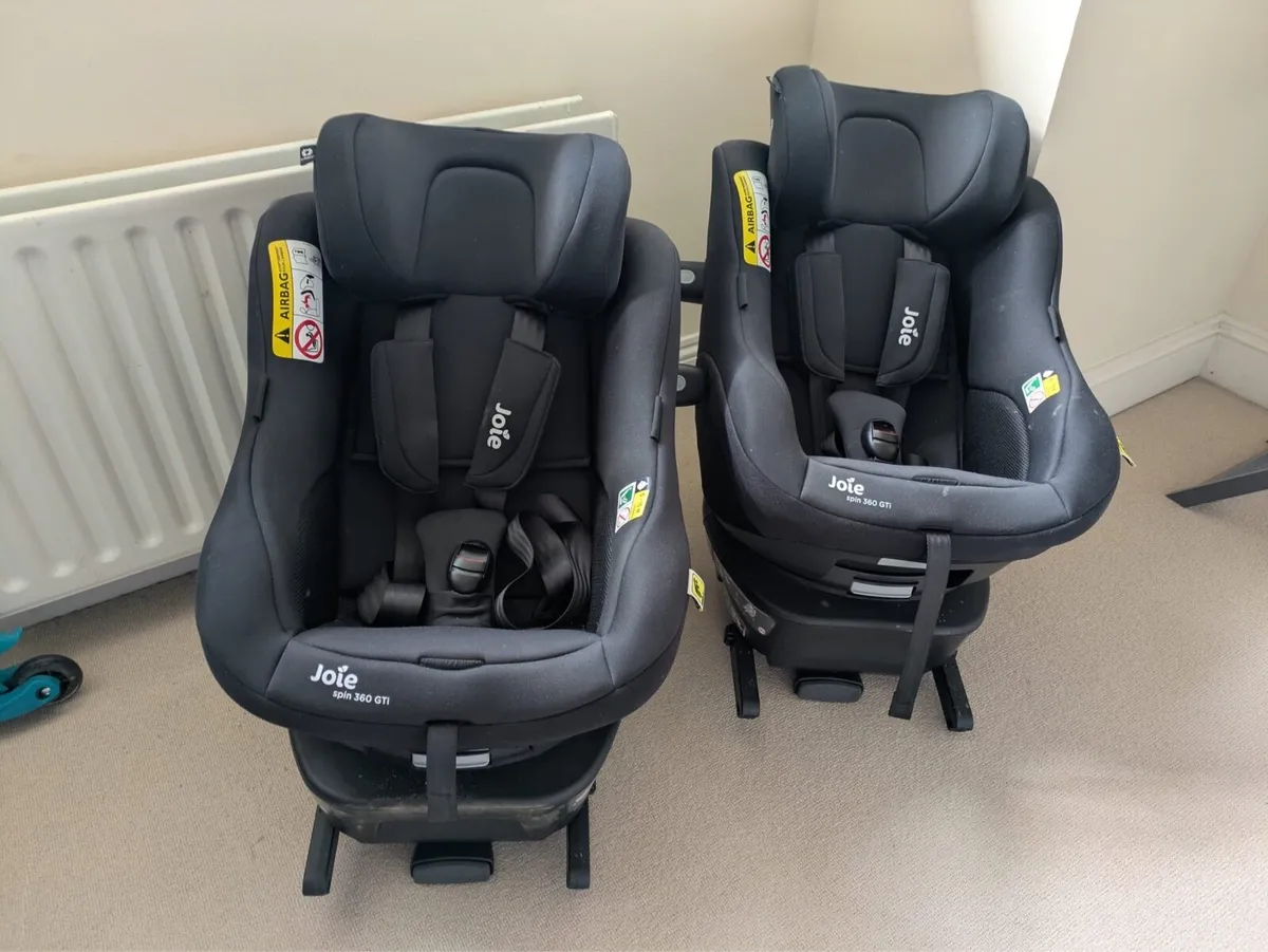 Joie spin 360 car seat x 2 - Image 1