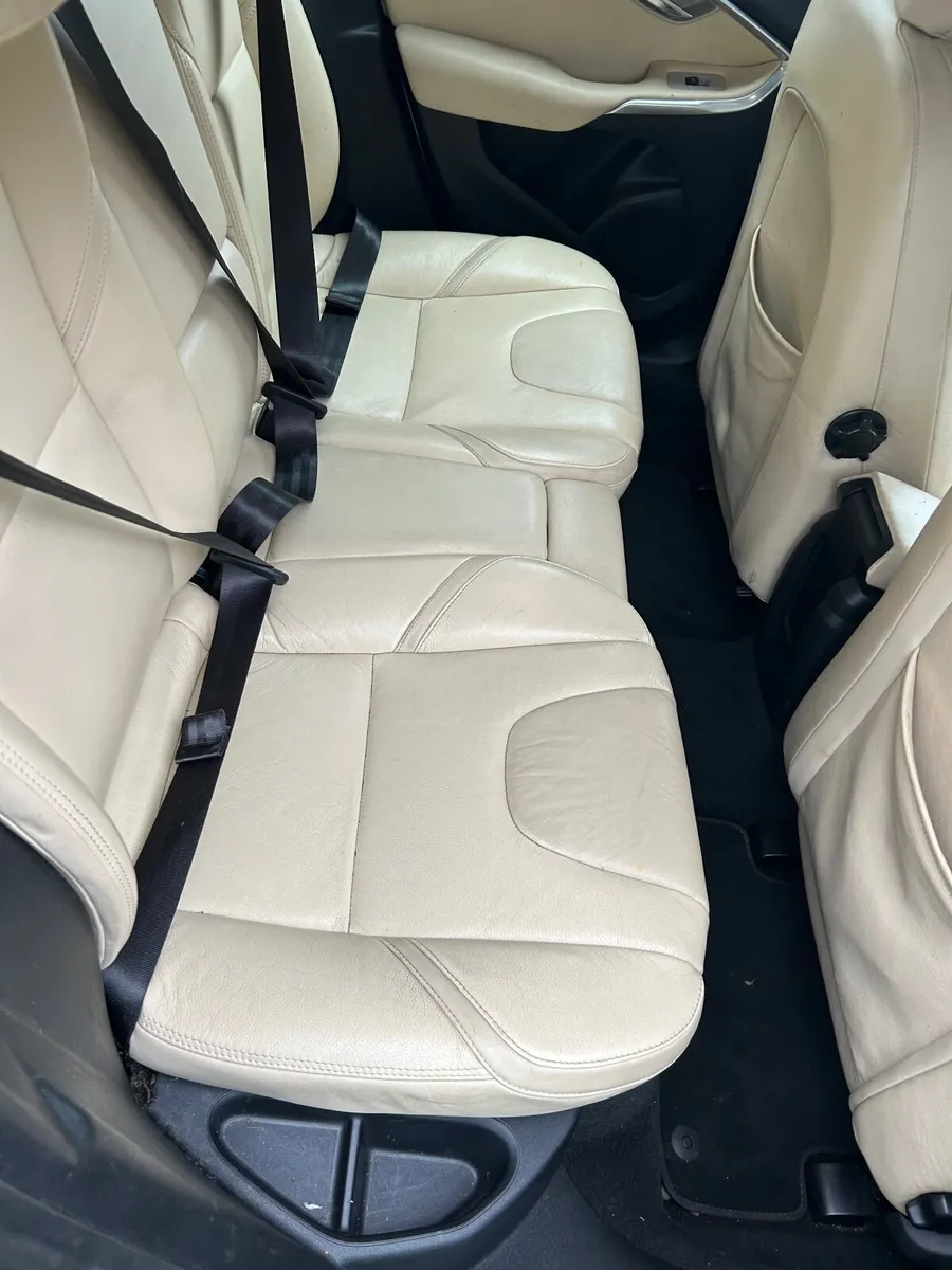 2013 Volvo V40 1,6 diesel 6 speed nct July 2026 - Image 2