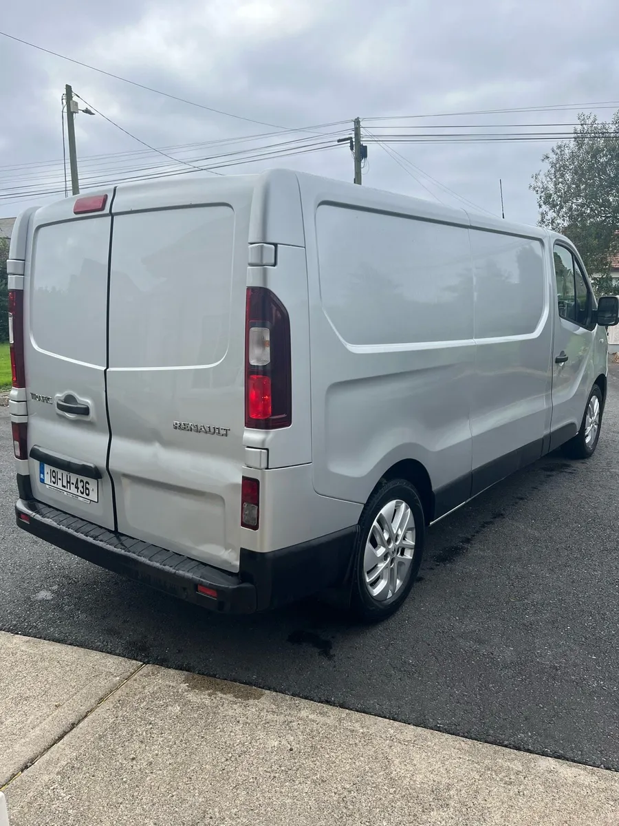 2019 Renault Trafic Sport LWB - Image 4