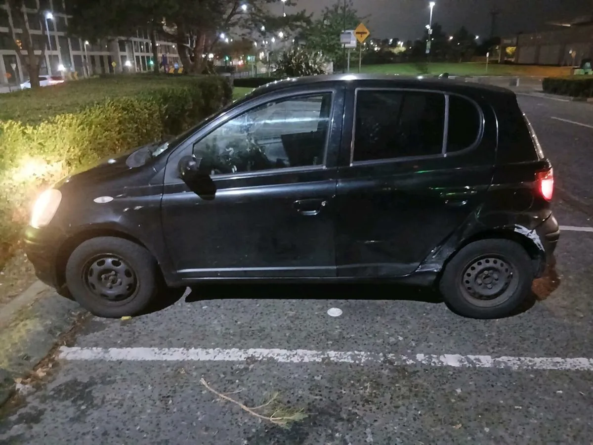 Toyota vitz low mileage for age - Image 2