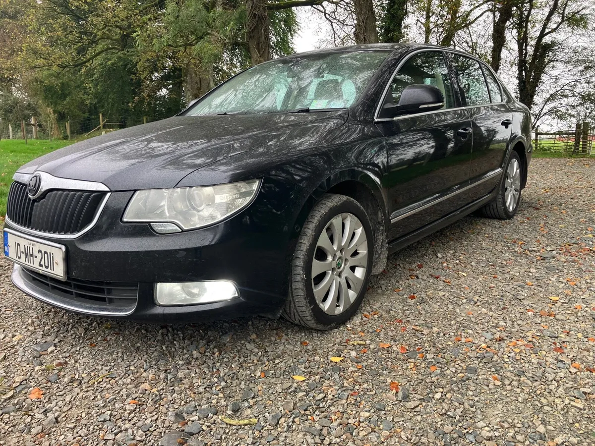 SKODA SUPERB TDI      NCT 08 / 2026 - Image 2