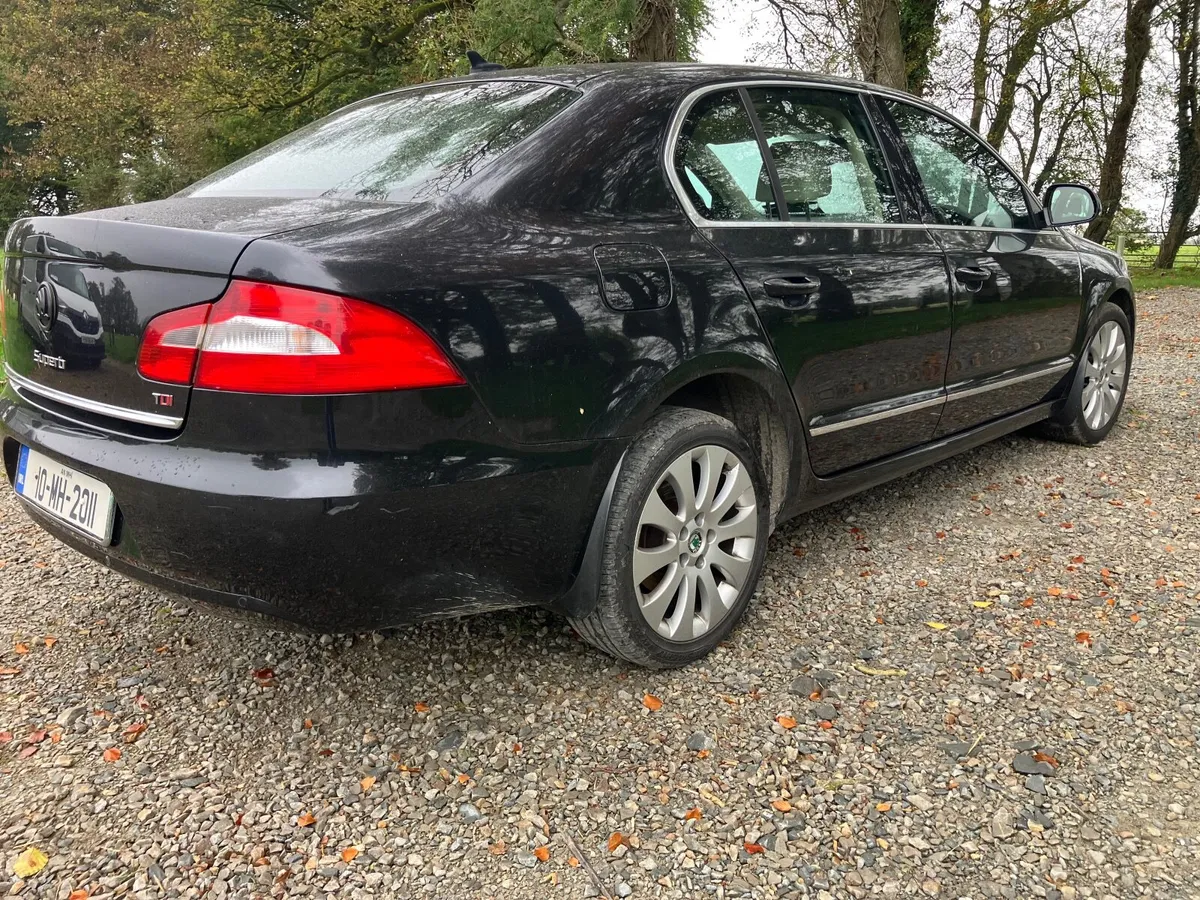 SKODA SUPERB TDI      NCT 08 / 2026 - Image 3