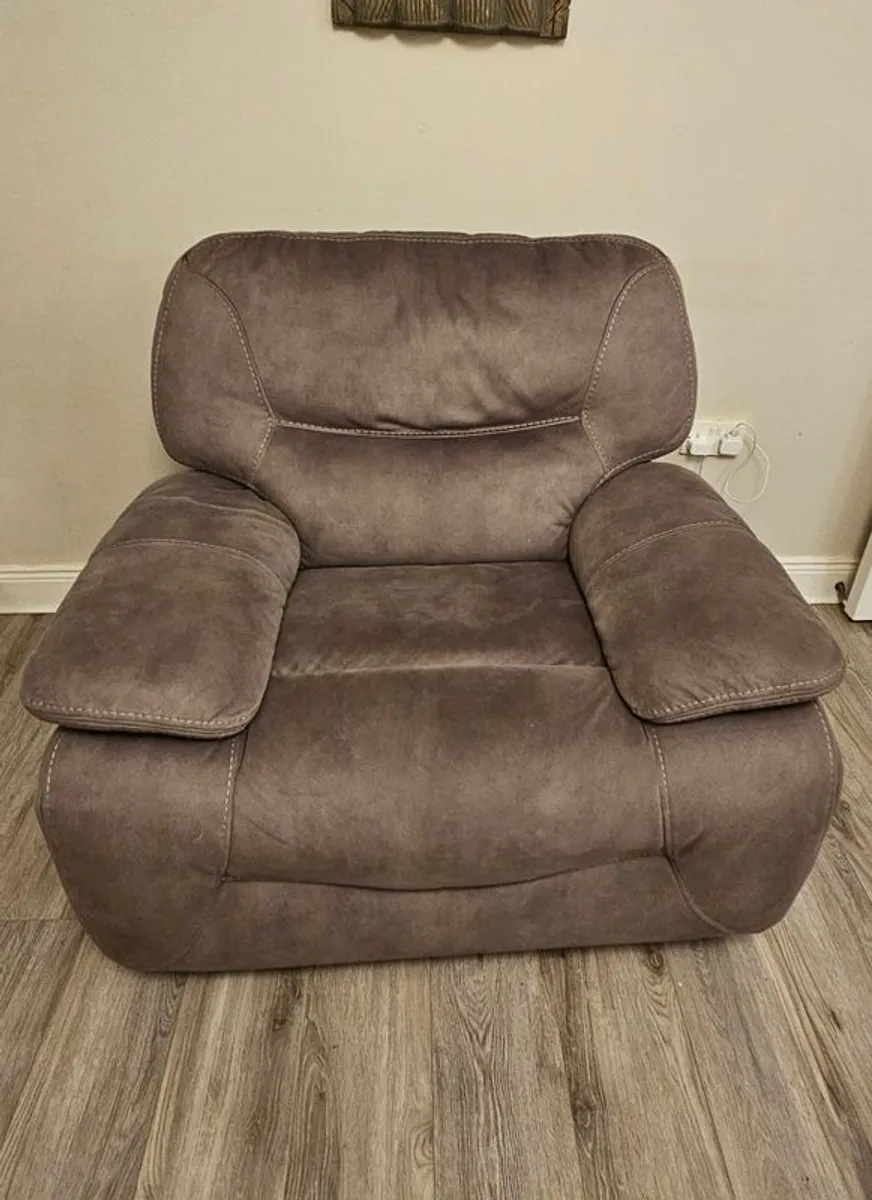 Recliner Armchair - Image 2