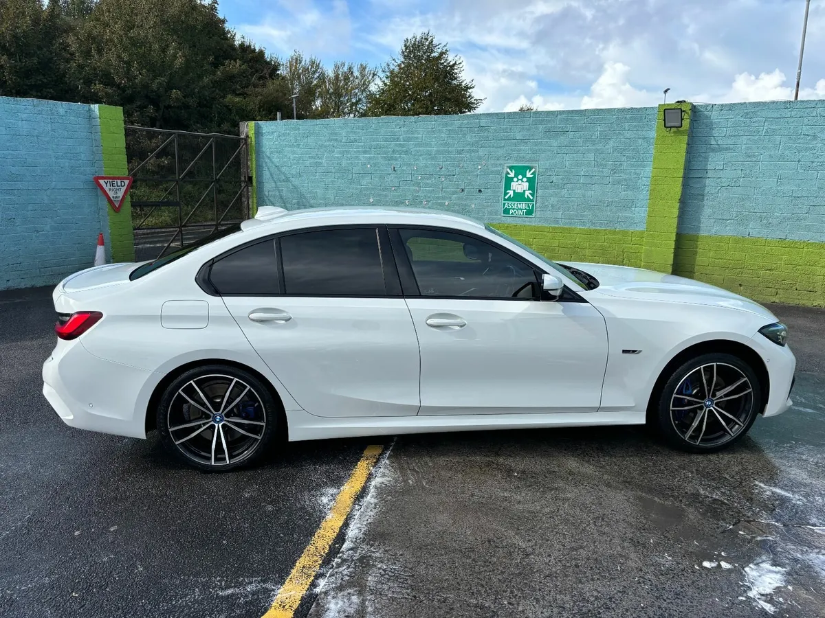 BMW 3-Series 2022 M SPORT - Image 4