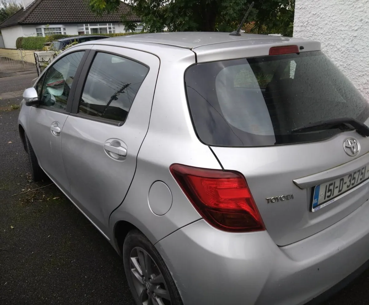 Toyota Yaris 2015 Petrol Silver - Image 4