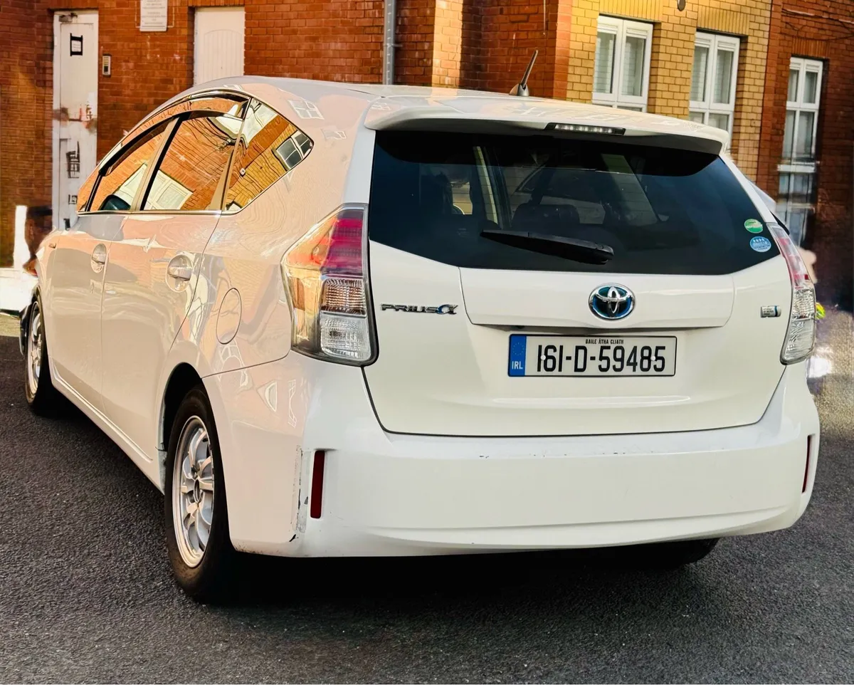 Toyota Prius Plus - Image 4