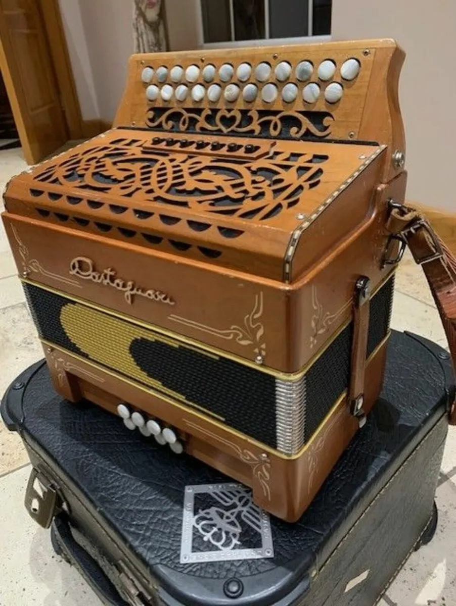 Castagnari Kris Button Accordion - Image 1