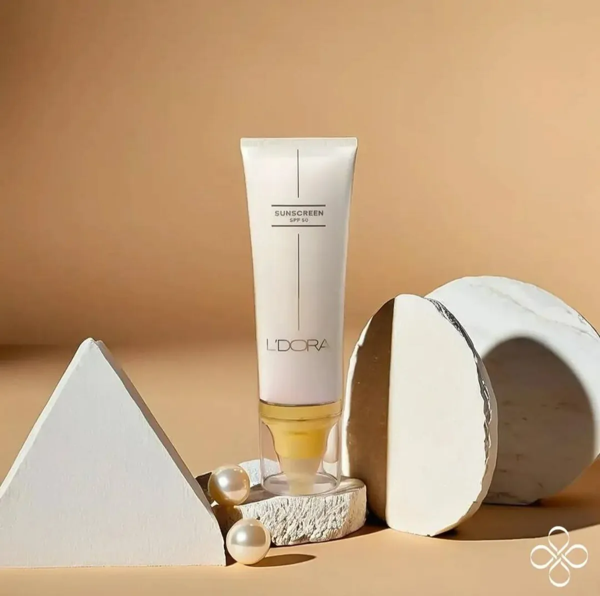 Sunscreen, MINERAL, very light, SPF 50+ - Image 1