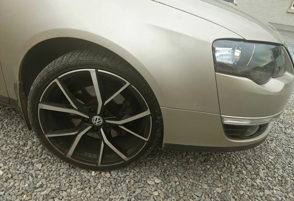 Volkswagen Passat 2008 - Image 1