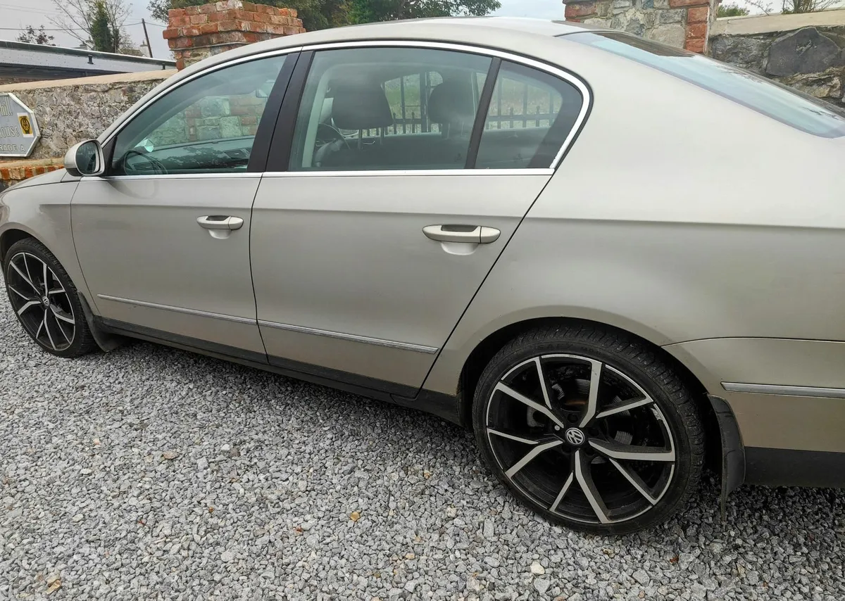 Volkswagen Passat 2008 - Image 3