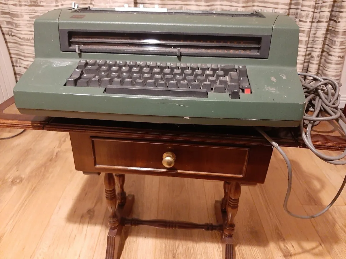 IBM Golf ball Typewriter - Image 2