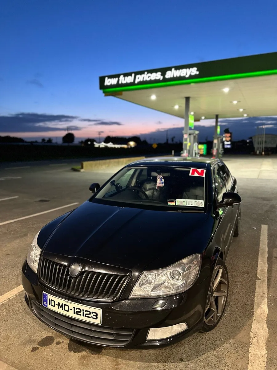 2010 Skoda Octavia Elegance 1.6 TDI - Image 1