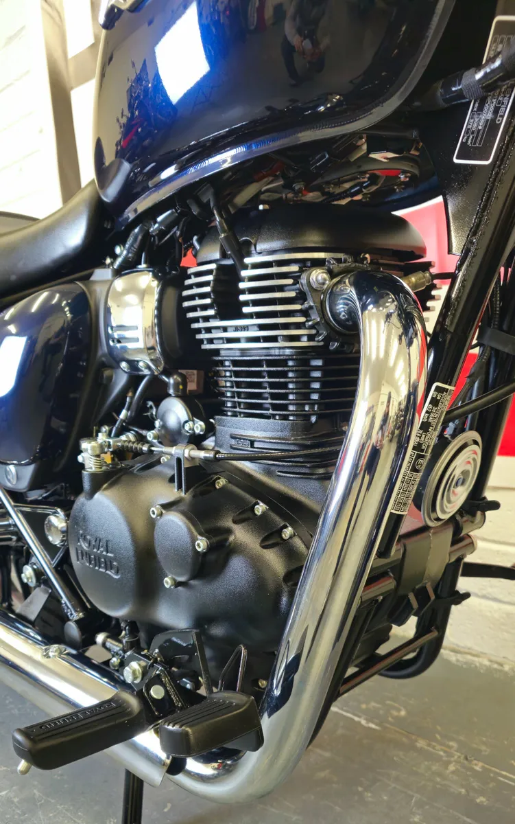2024 Royal Enfield Meteor 350 - Image 4