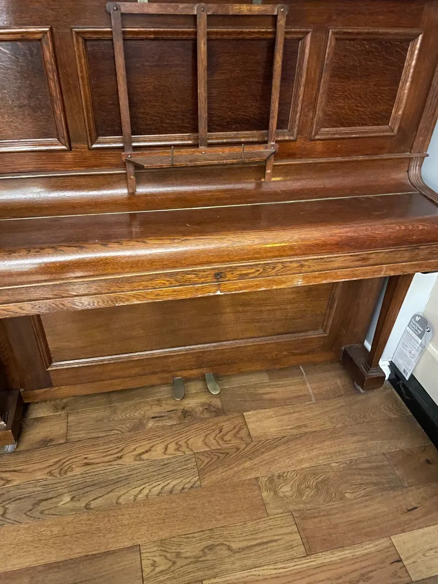 Piano - Image 1