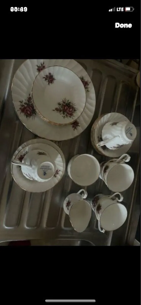 Royal Sunderland fine china - Image 1