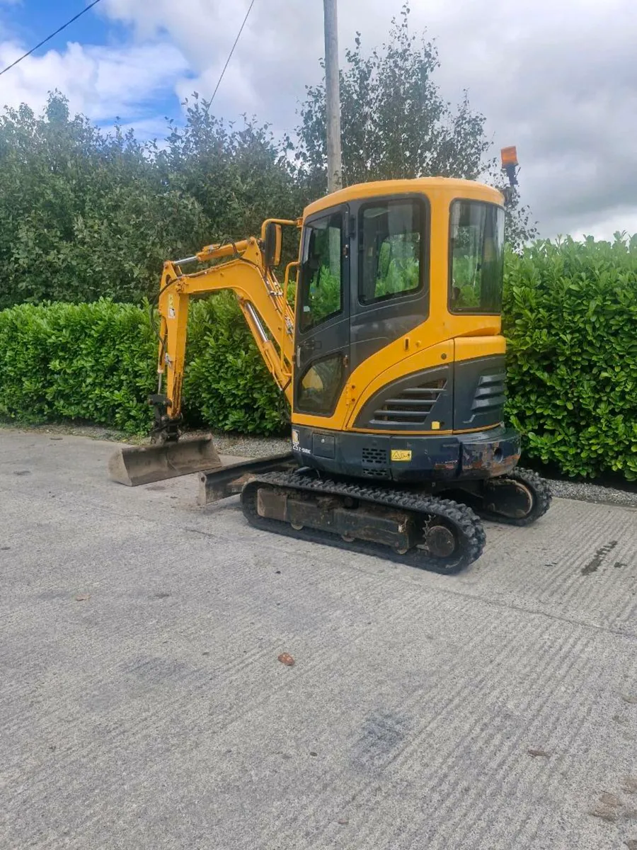 Hyundai 2.5 ton - Image 1