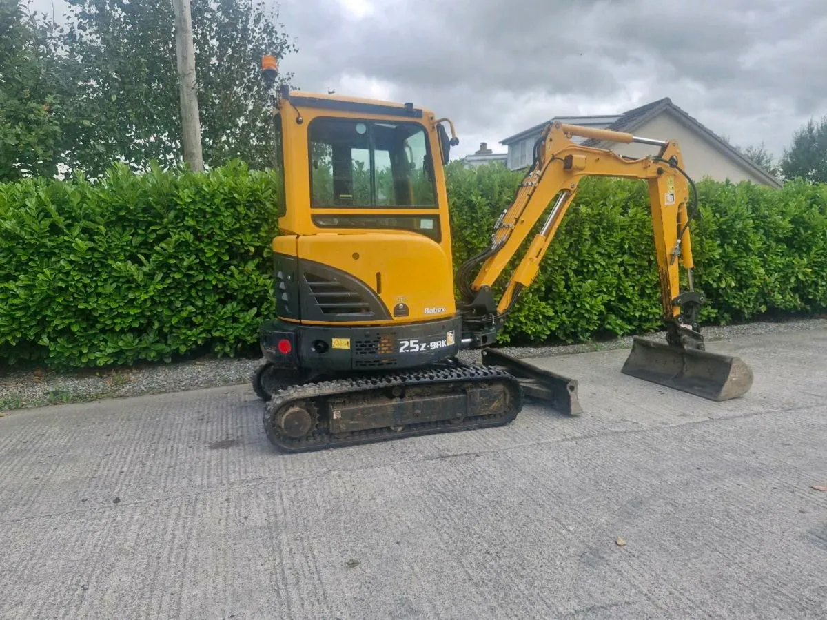 Hyundai mini digger - Image 1