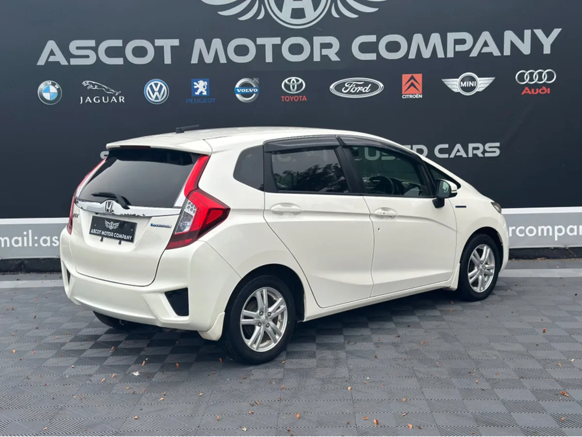 Honda Fit Hybrid - Image 3