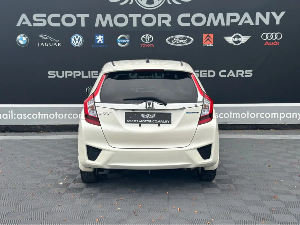 Honda Fit Hybrid - Image 4