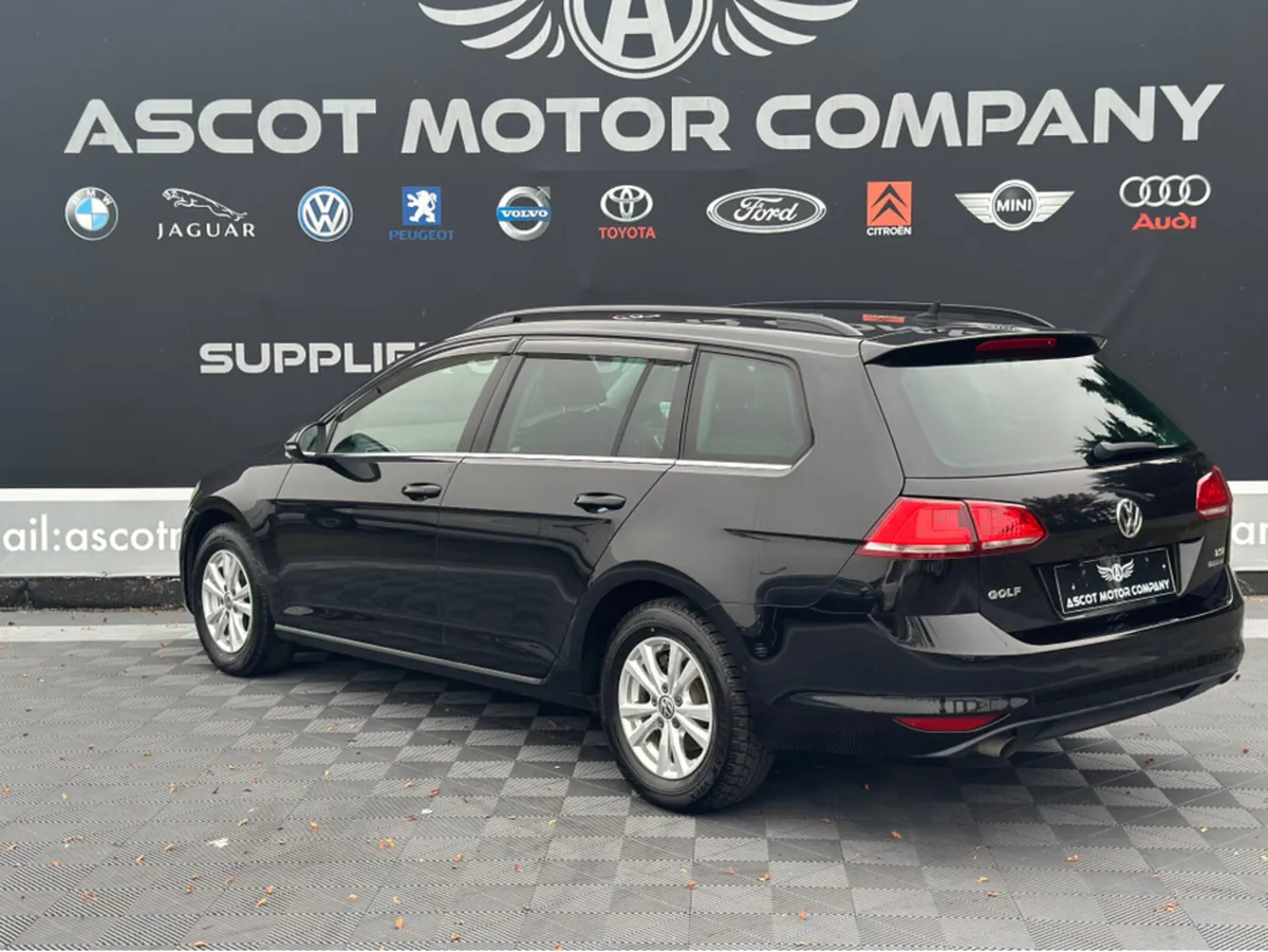 Volkswagen Golf Auto estate - Image 2