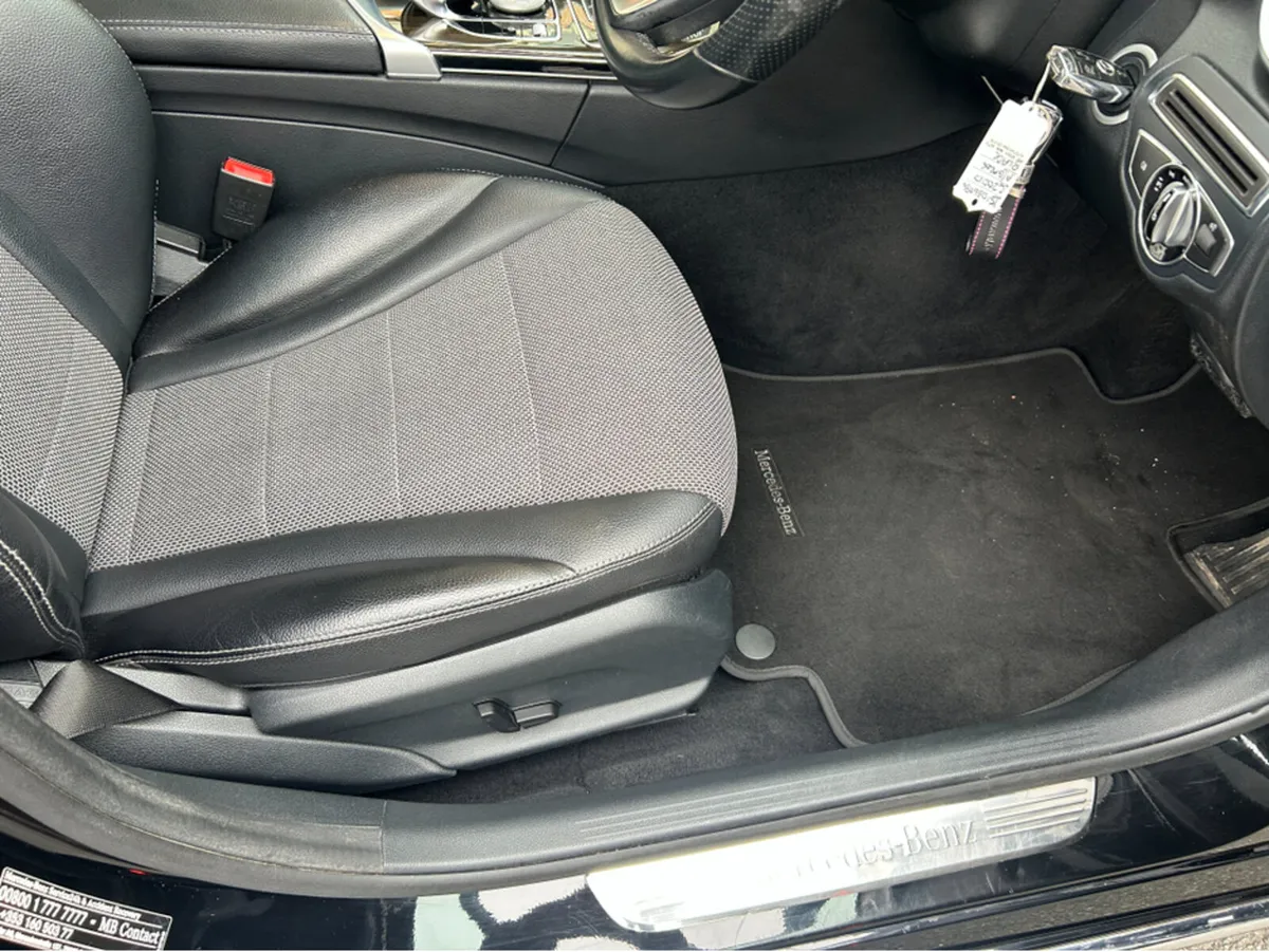 Mercedes-Benz C-Class 200 Auto//ONLY 82000KLMS///T - Image 3