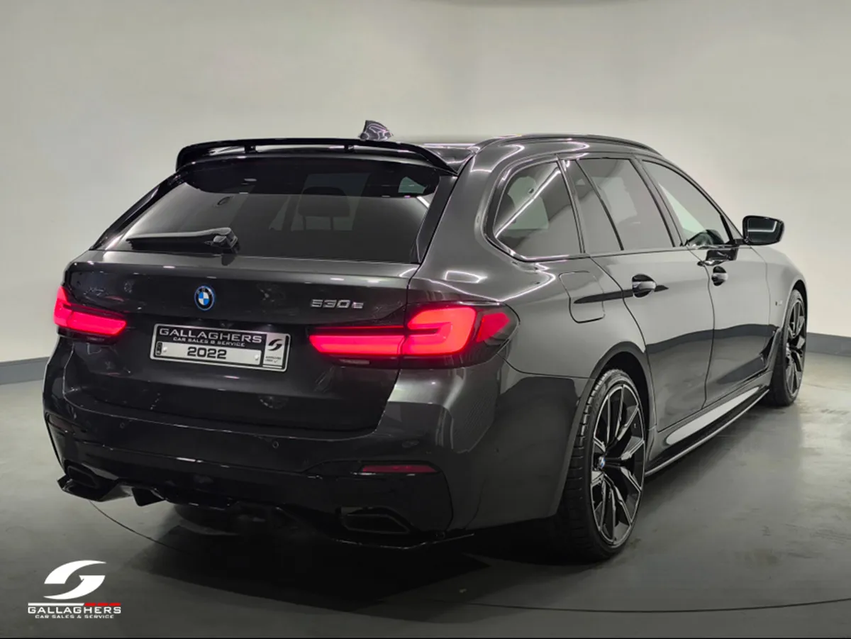 BMW 5-Series (222) TOURING XDRIVE M SPORT PRO AUTO - Image 4
