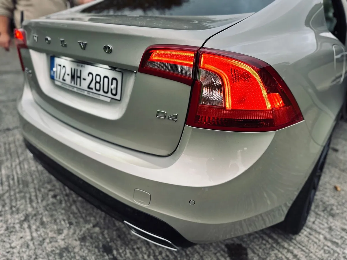 Volvo S60 2.0 D4 AUTO Dynamic Edition 190 bhp - Image 3
