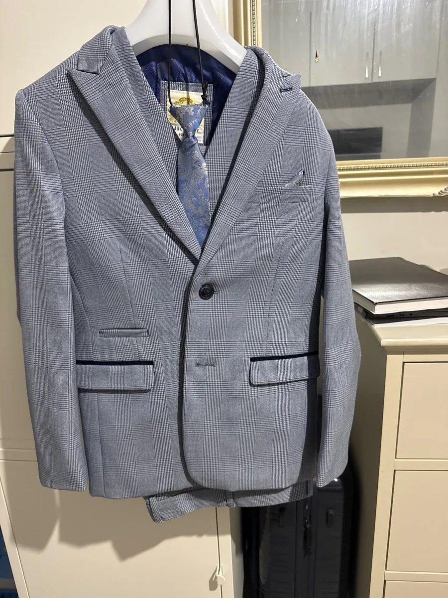 Suits for 12 yrs old boys - Image 1
