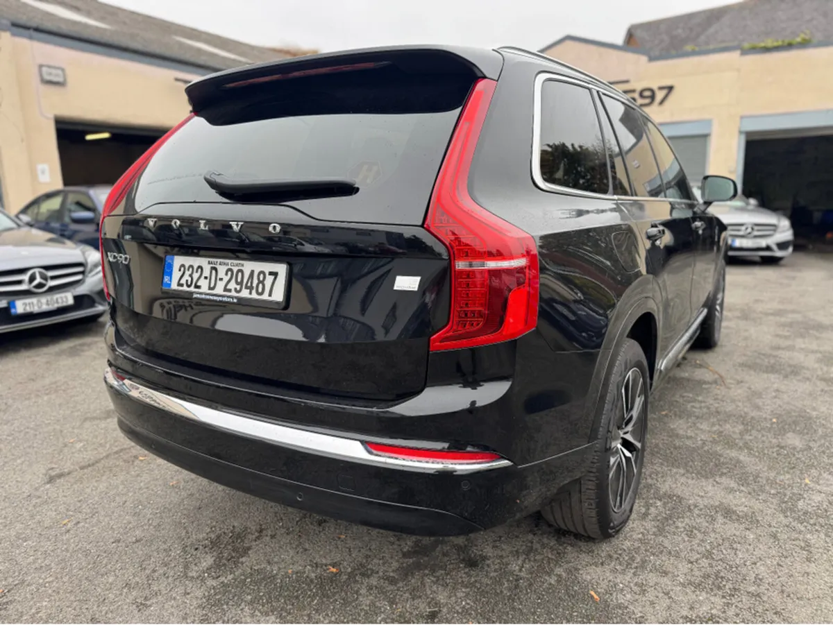 Volvo XC90 CORE T8 RECHARGE AWD - Image 4