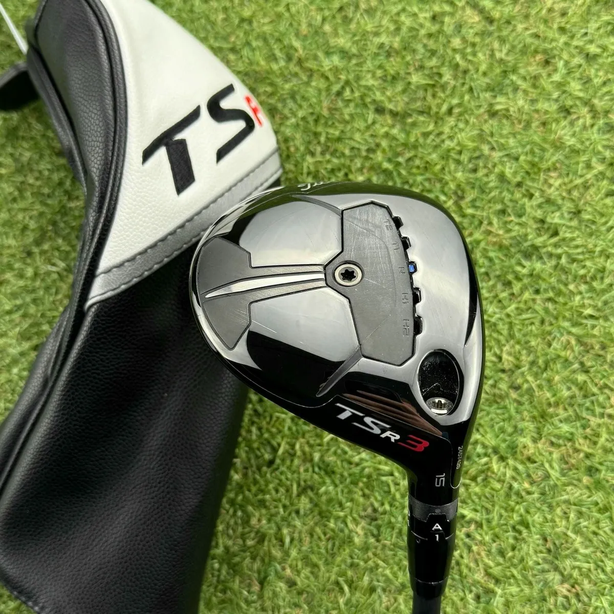 Titleist TSR3 #3 Wood 15° / Stiff - Image 2