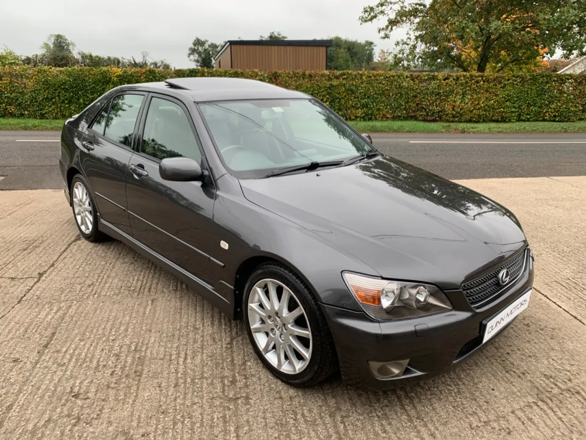 2005 LEXUS IS200 SE AUTO | SUNROOF | BLACK LEATHER - Image 1