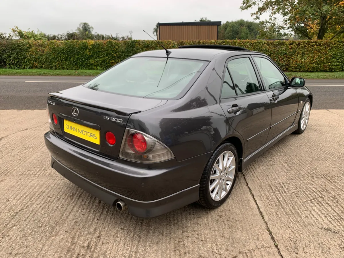 2005 LEXUS IS200 SE AUTO | SUNROOF | BLACK LEATHER - Image 3