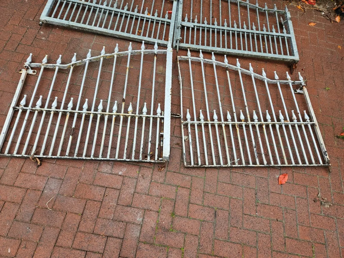 Gate - Image 1