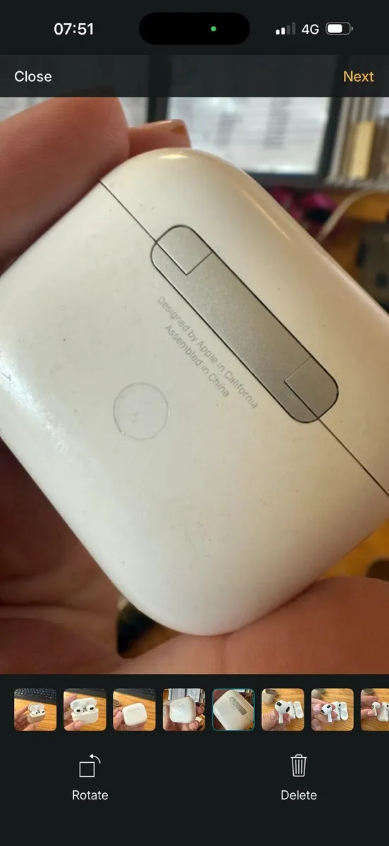 Apple AirPods - Image 4