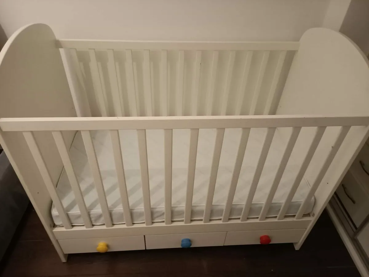Baby cot - Image 2