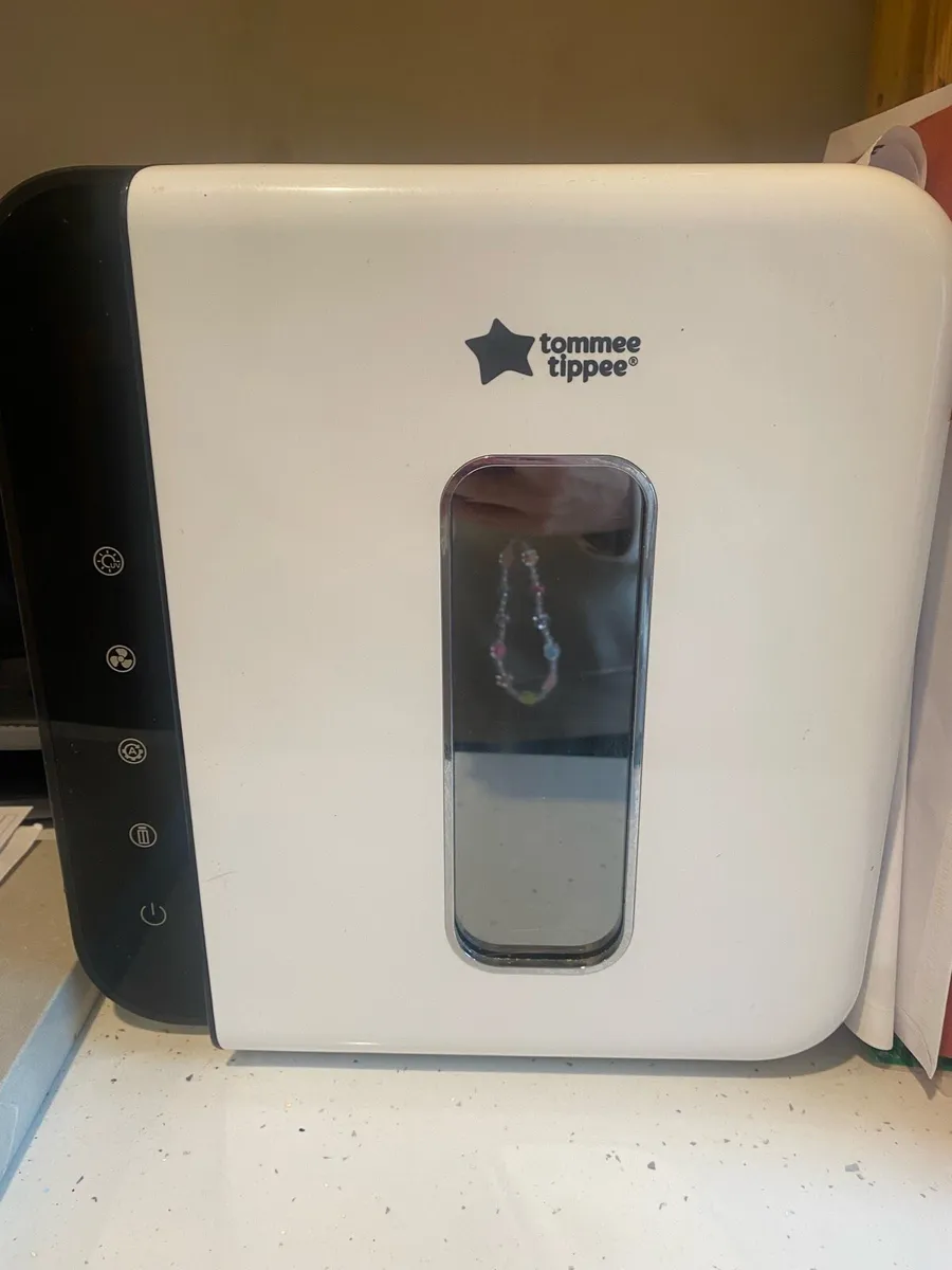 Tommee Tippee UV Sterilizer and Dryer - Image 1