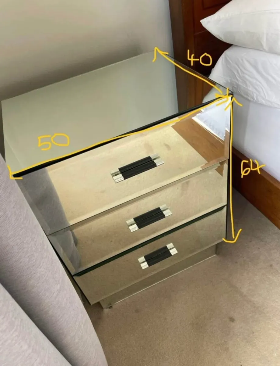 Mirrored bedside lockers - Image 4