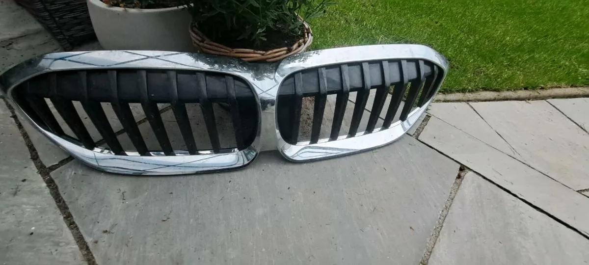 Grill bmw g20 OEM - Image 1