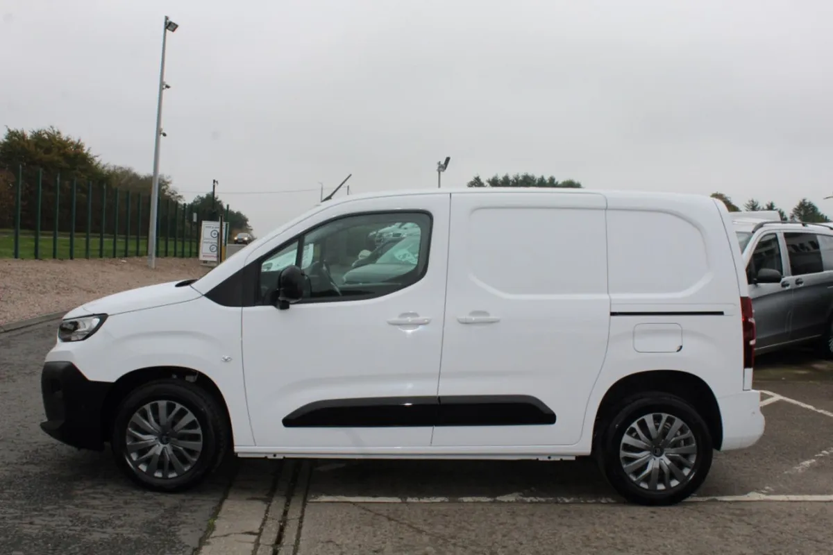 2024 Citroen Berlingo L1 Driver - Image 3