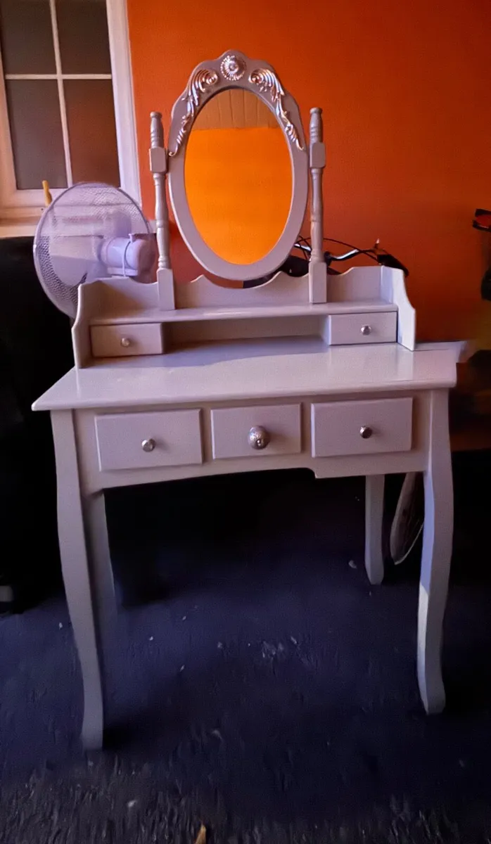 Dressing table - Image 2